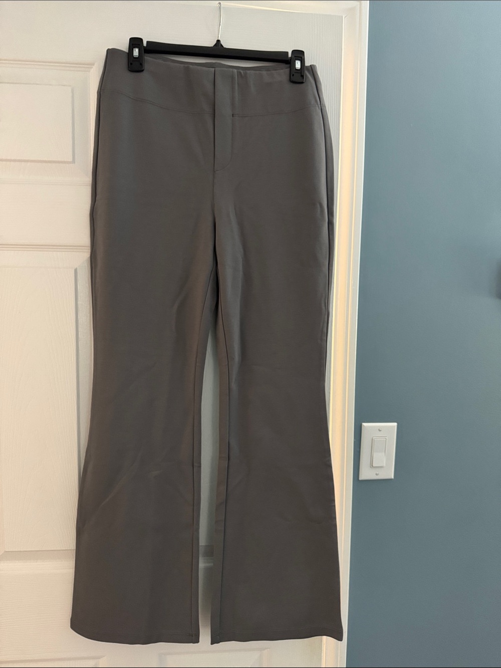 HALARA Flex™ High Waisted Slight Flare Work Pants Sz M NWT Putty Gray